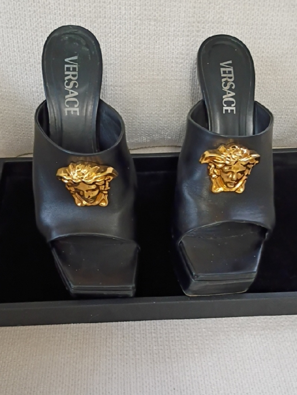 VERSACE MEDUSA MULES BLACK/GOLD